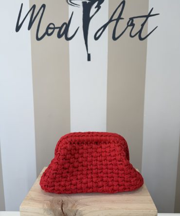 Clutch rossa realizzata a mano